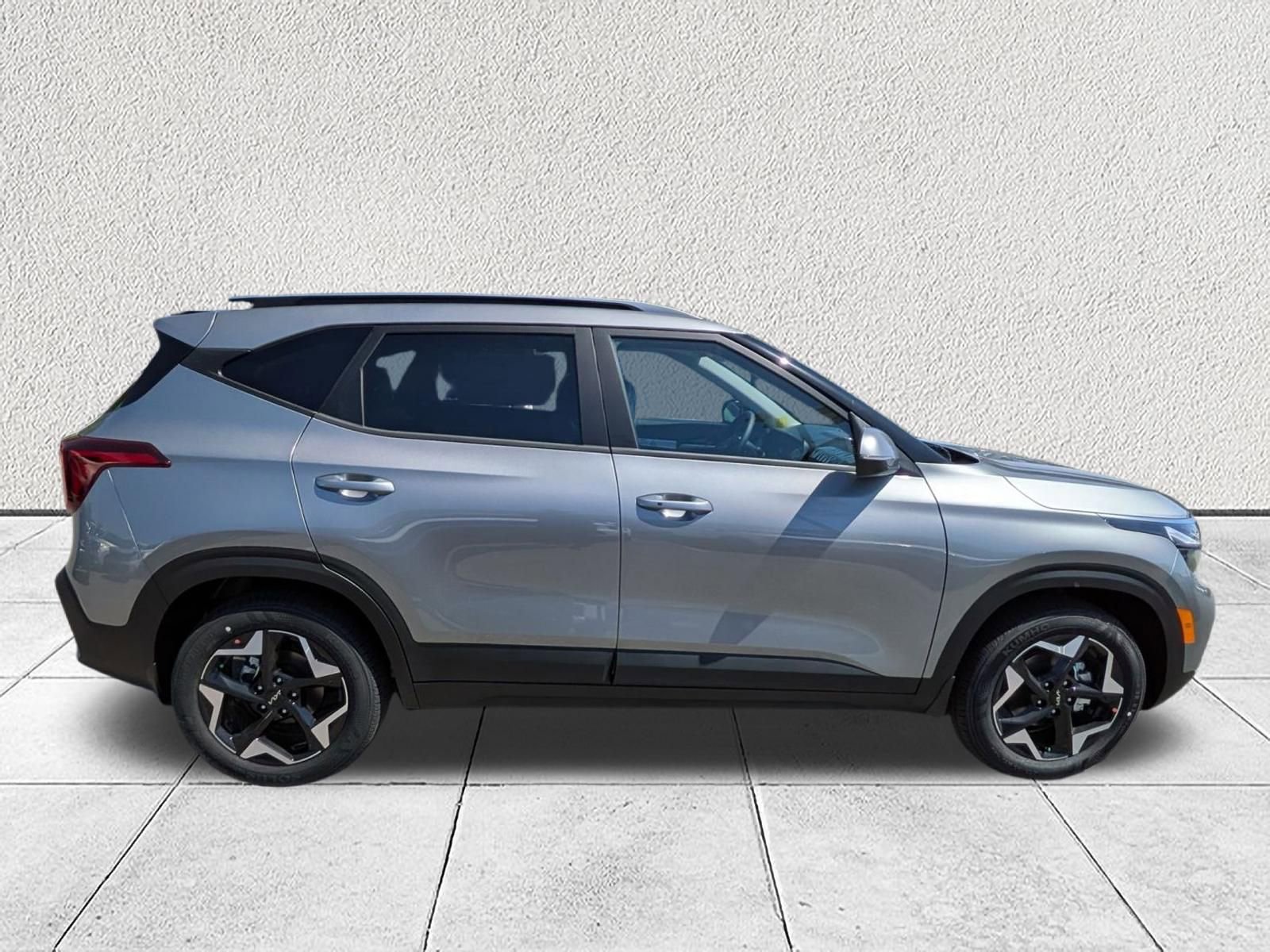 New 2026 Kia Seltos S FWD image 2