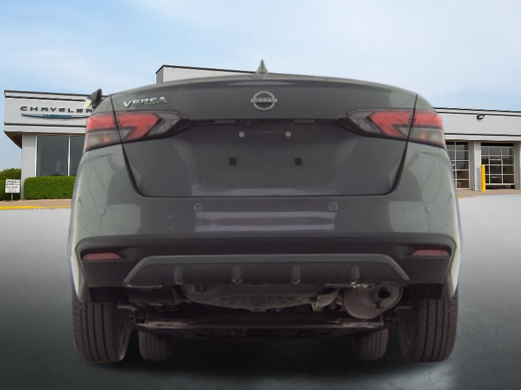 Used 2025 Nissan Versa SV image 6