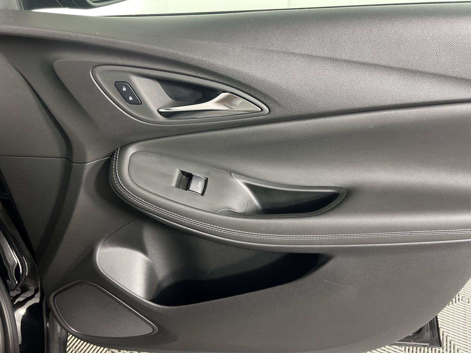 Certified 2024 Buick Encore GX Avenir FWD image 23