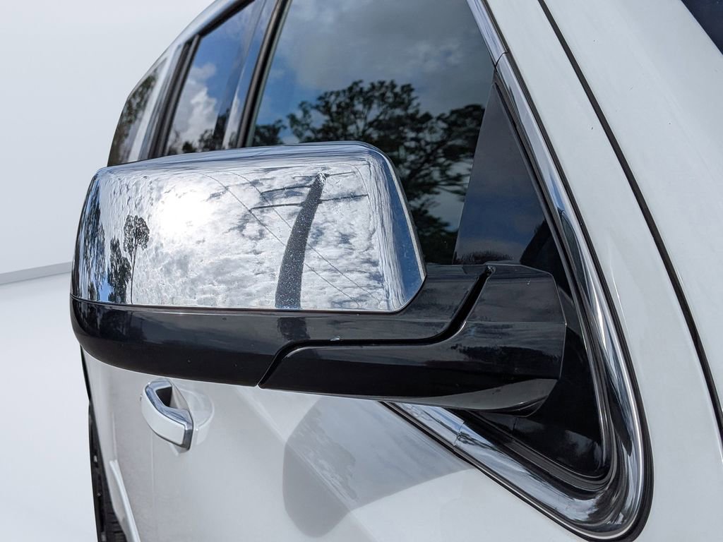 Used 2017 Chevrolet Suburban Premier image 11