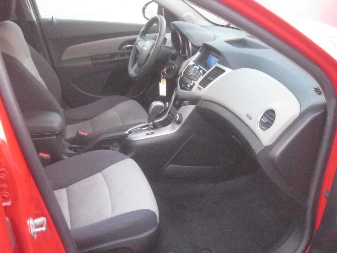 Used 2014 Chevrolet Cruze LS FWD image 20