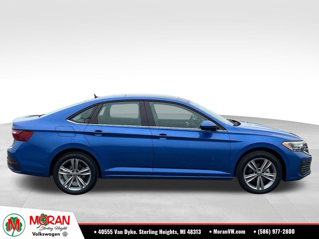 Used 2023 Volkswagen Jetta SE w/ Panoramic Sunroof Package FWD image 6