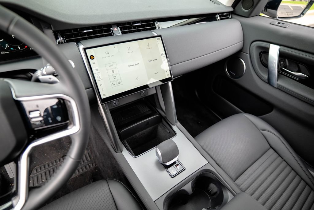 Used 2025 Land Rover Discovery Sport S image 21