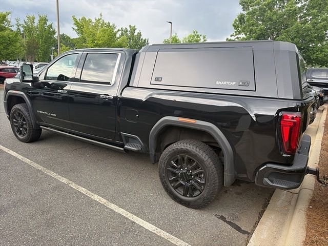 Used 2023 GMC Sierra 2500 Denali w/ Denali Black Diamond Edition AWD/4WD image 6