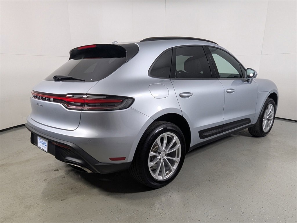 Used 2025 Porsche Macan Base w/ Premium Package Plus image 7