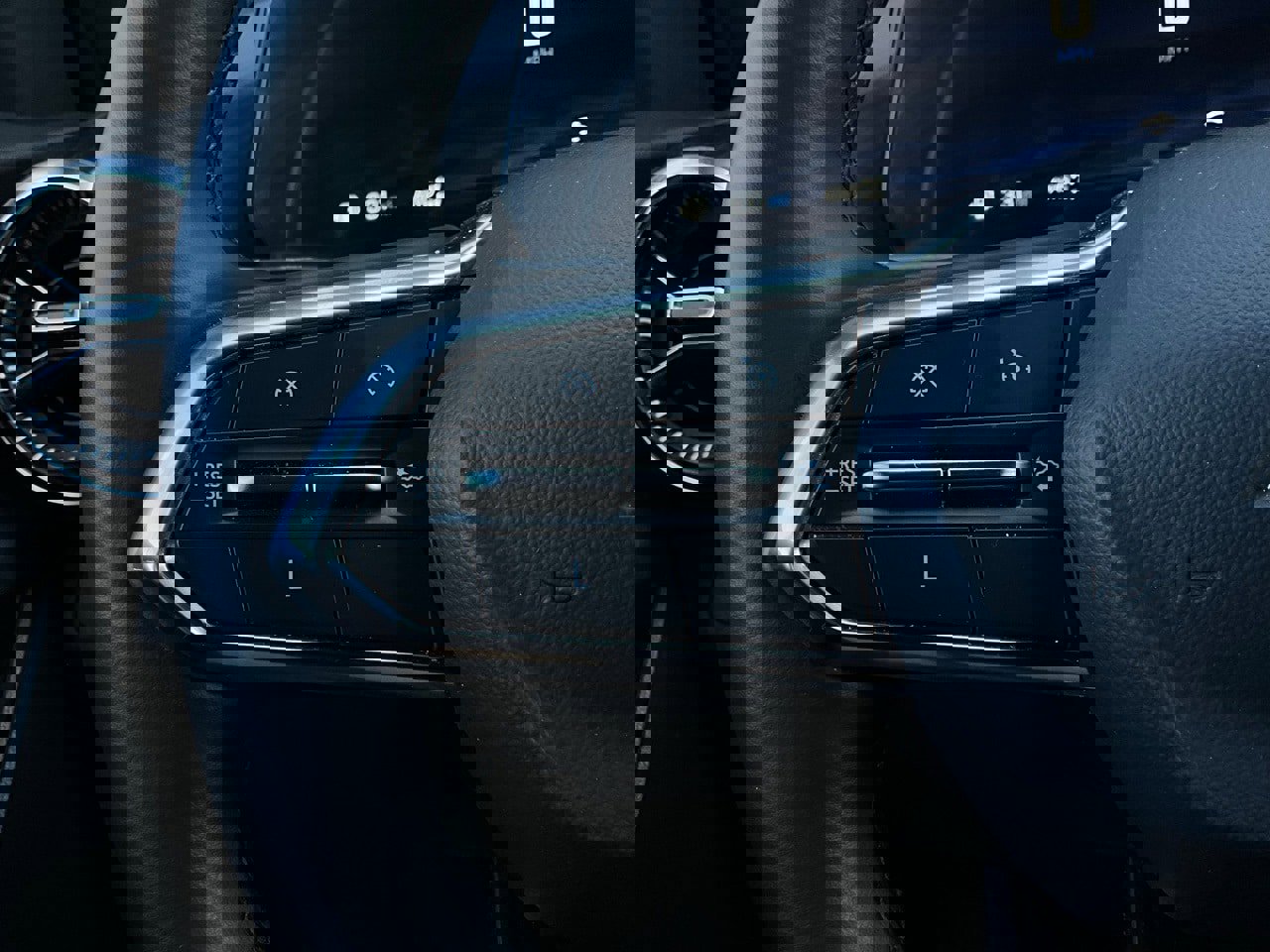 Used 2025 Chevrolet Equinox LT image 32