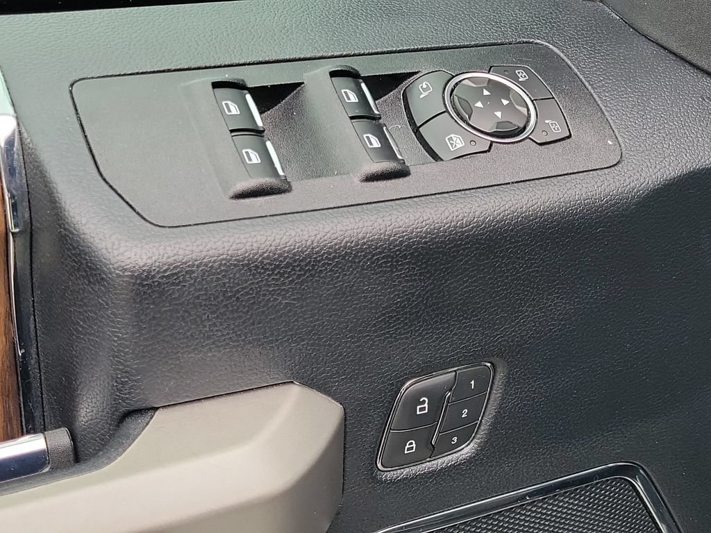 Used 2020 Ford F150 Lariat RWD image 26