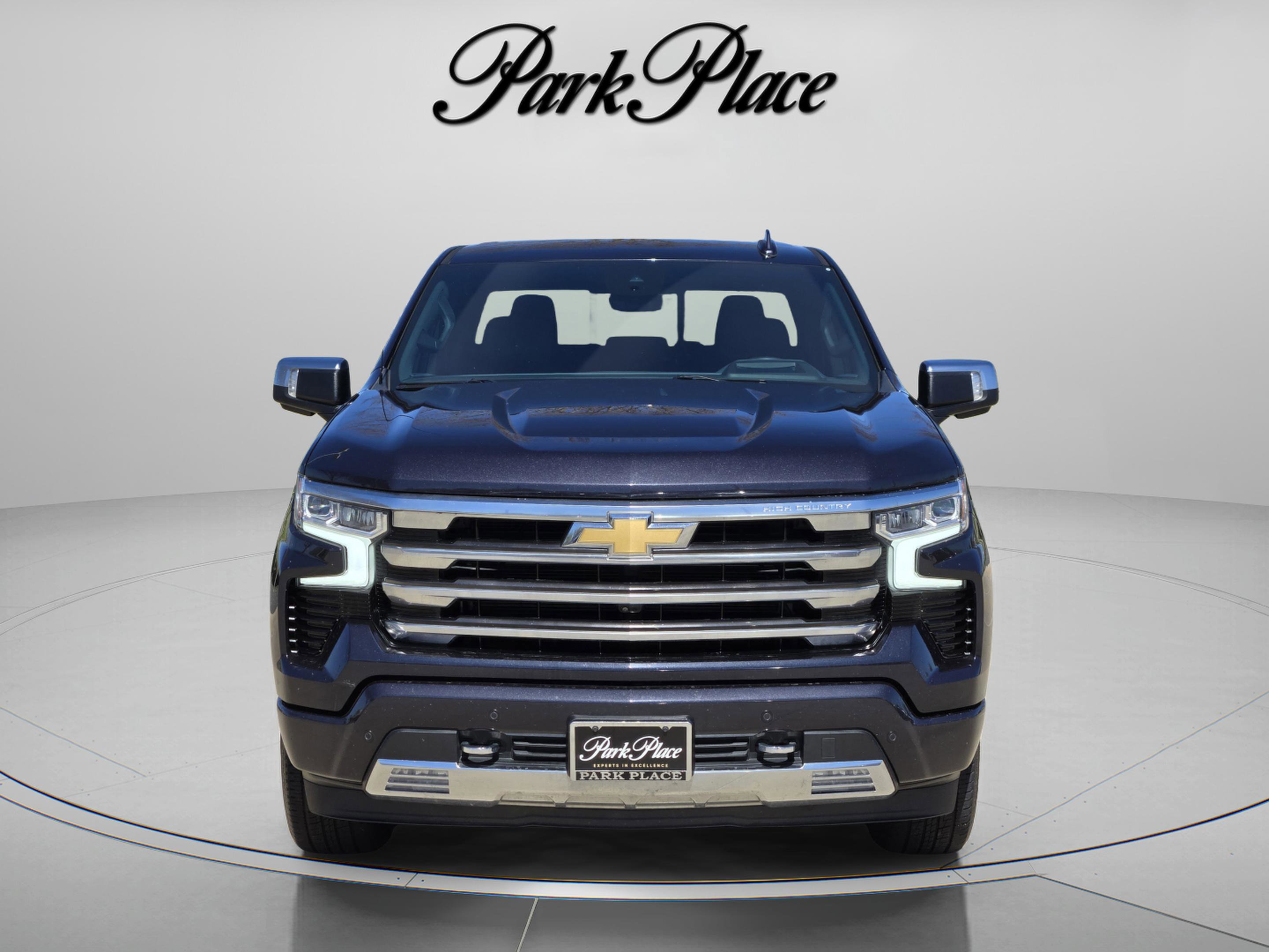 Used 2023 Chevrolet Silverado 1500 High Country w/ Technology Package image 8