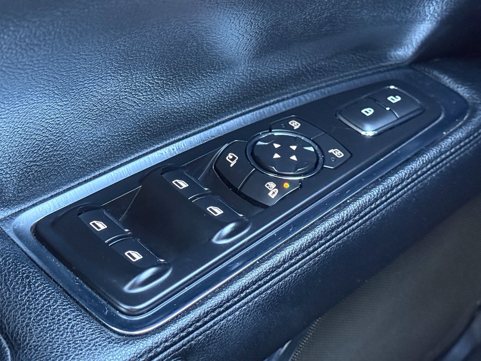 Used 2017 Lincoln Continental Select FWD image 32