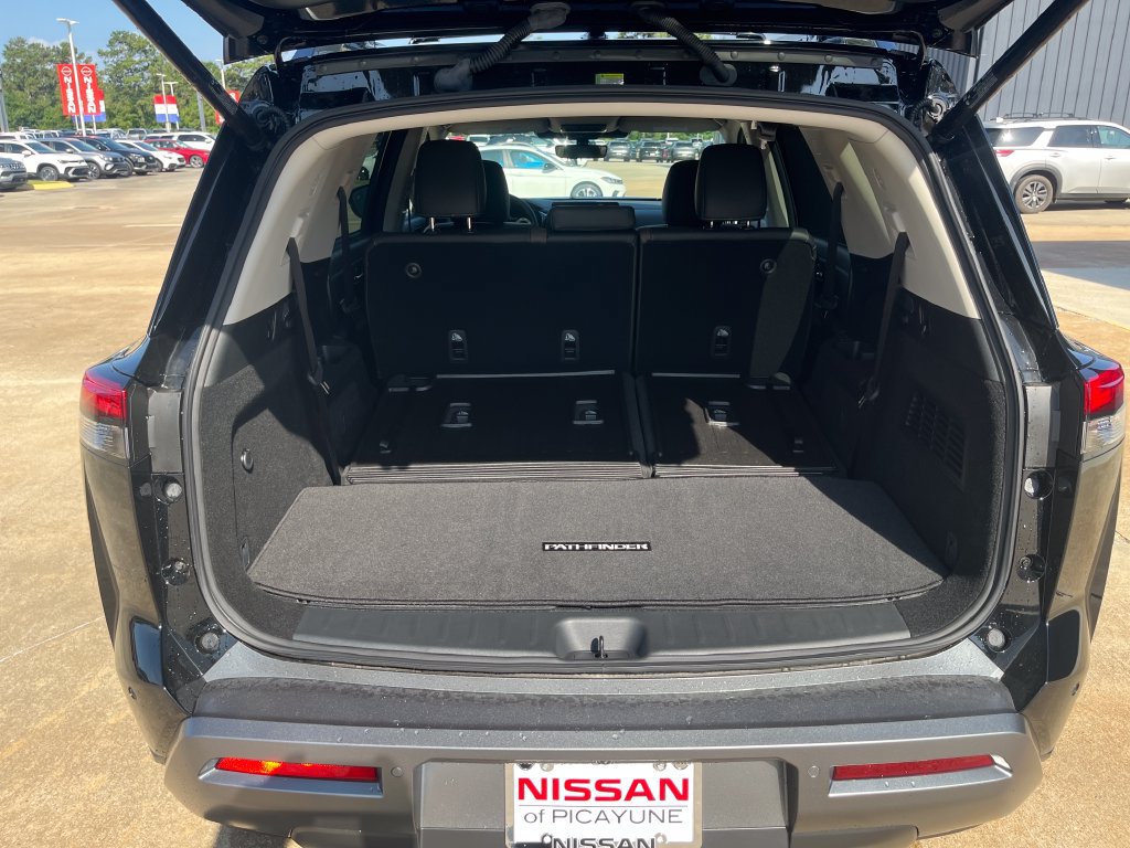 New 2026 Nissan Pathfinder Platinum w/ Cargo Package FWD image 26