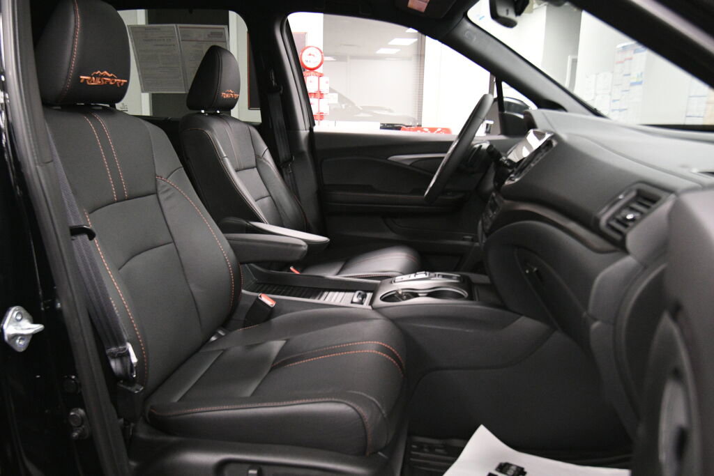 Used 2023 Honda Passport TrailSport image 28