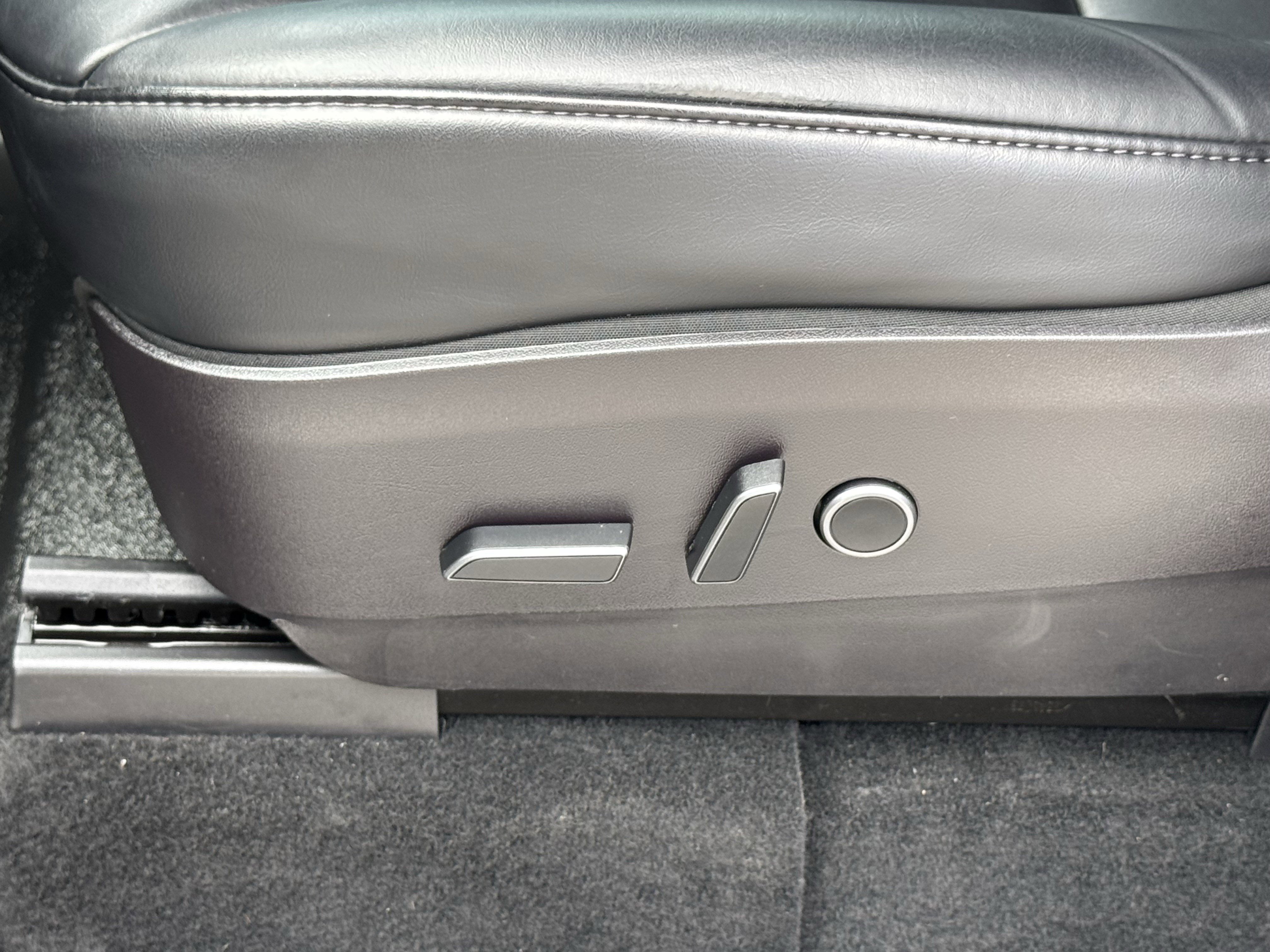 Used 2022 Tesla Model Y Performance image 27