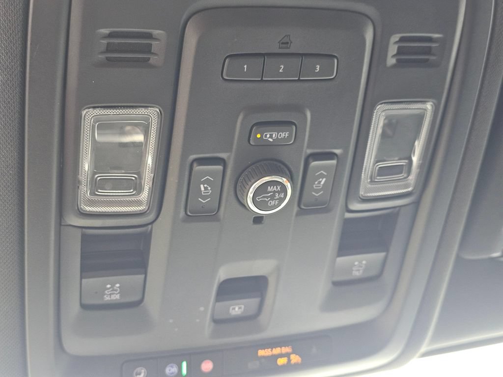 Used 2021 Chevrolet Suburban Premier AWD/4WD image 40