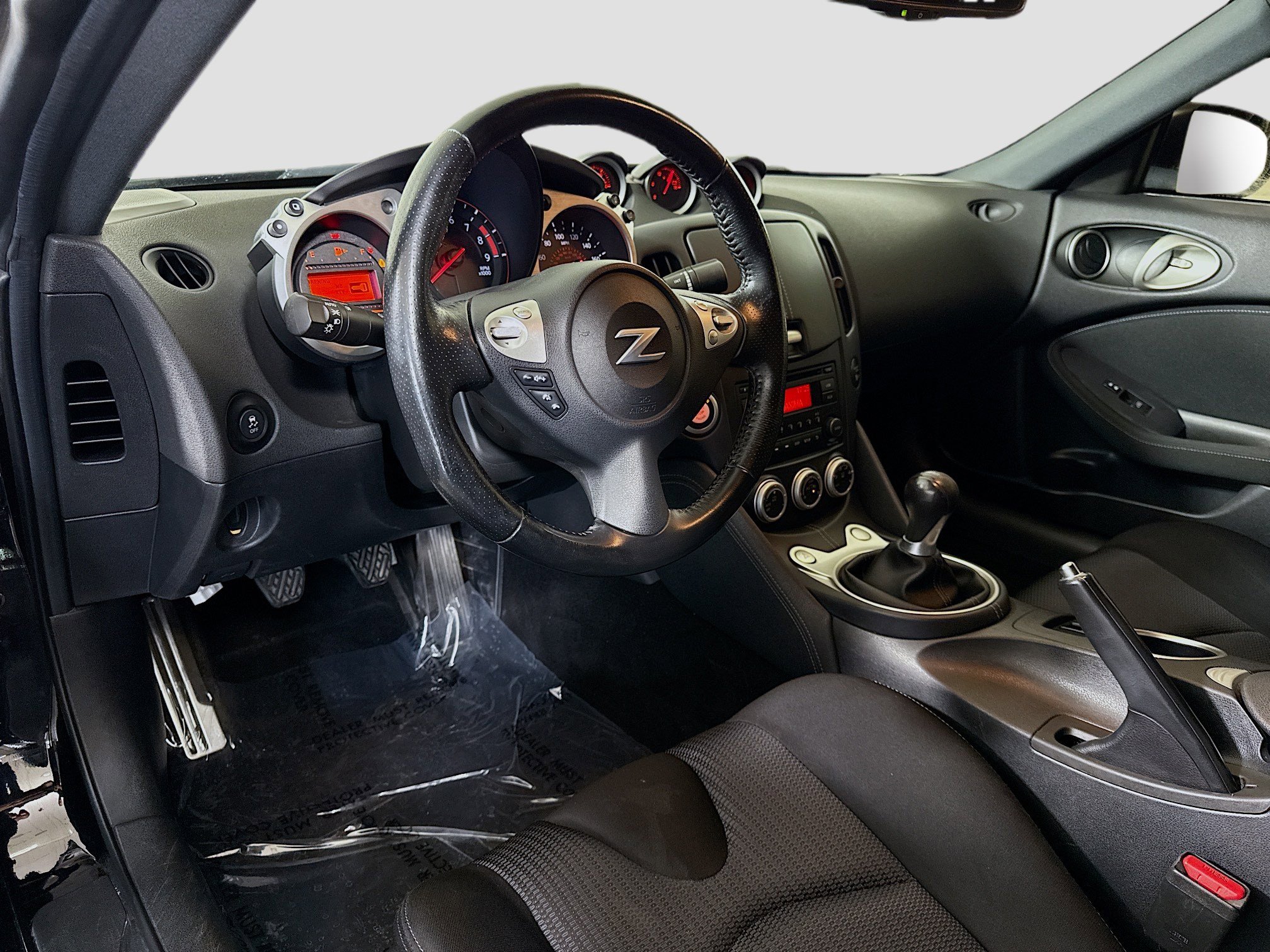 Used 2020 Nissan 370Z Coupe RWD image 23