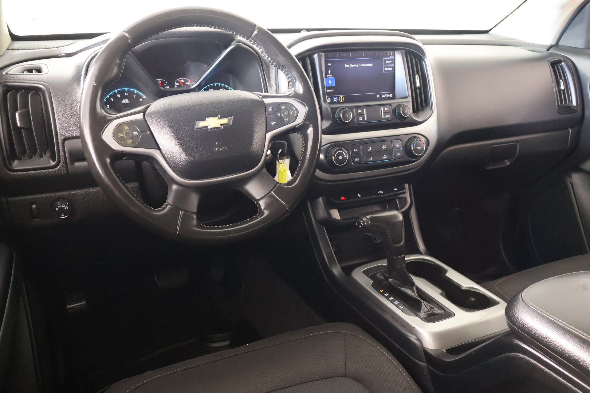 Used 2020 Chevrolet Colorado LT RWD image 2