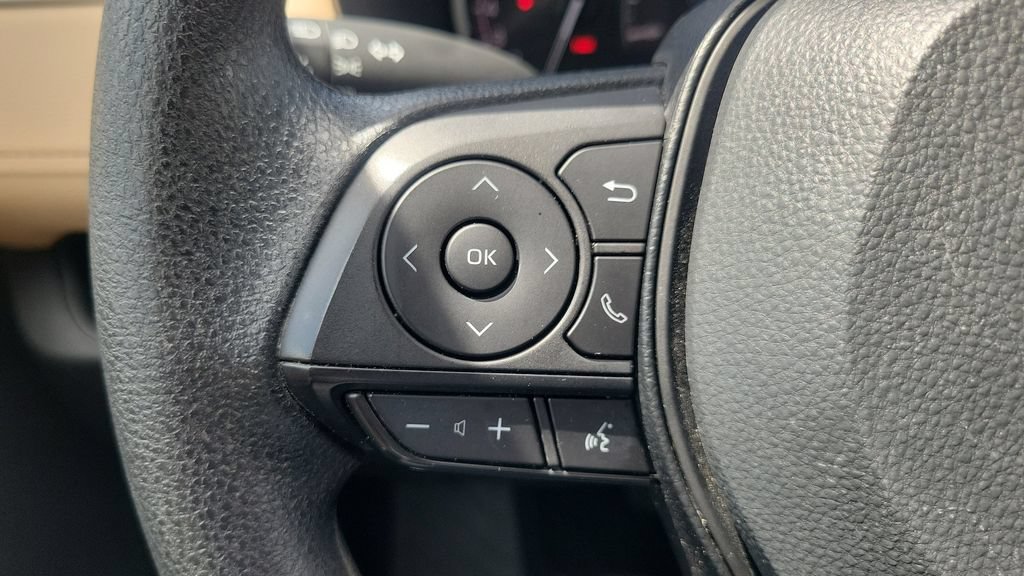 Certified 2025 Toyota RAV4 LE FWD image 19