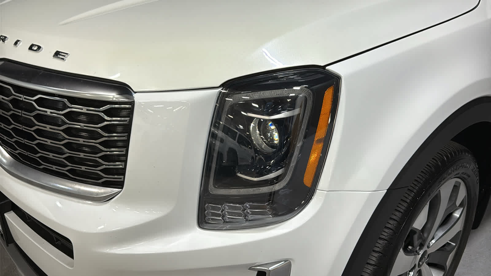 Used 2020 Kia Telluride EX w/ EX Premium Package AWD/4WD image 7