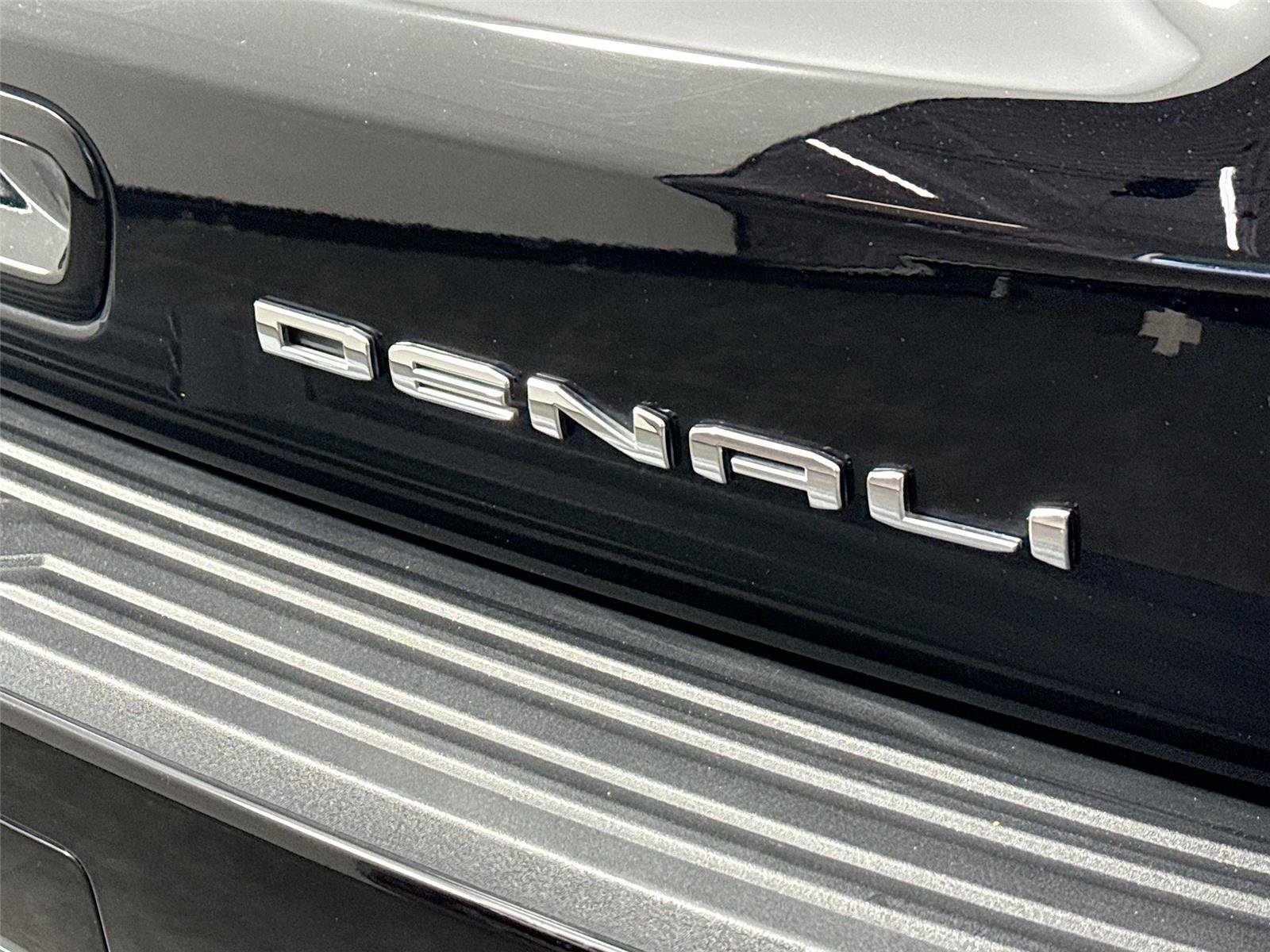 Used 2024 GMC Yukon Denali AWD/4WD image 15