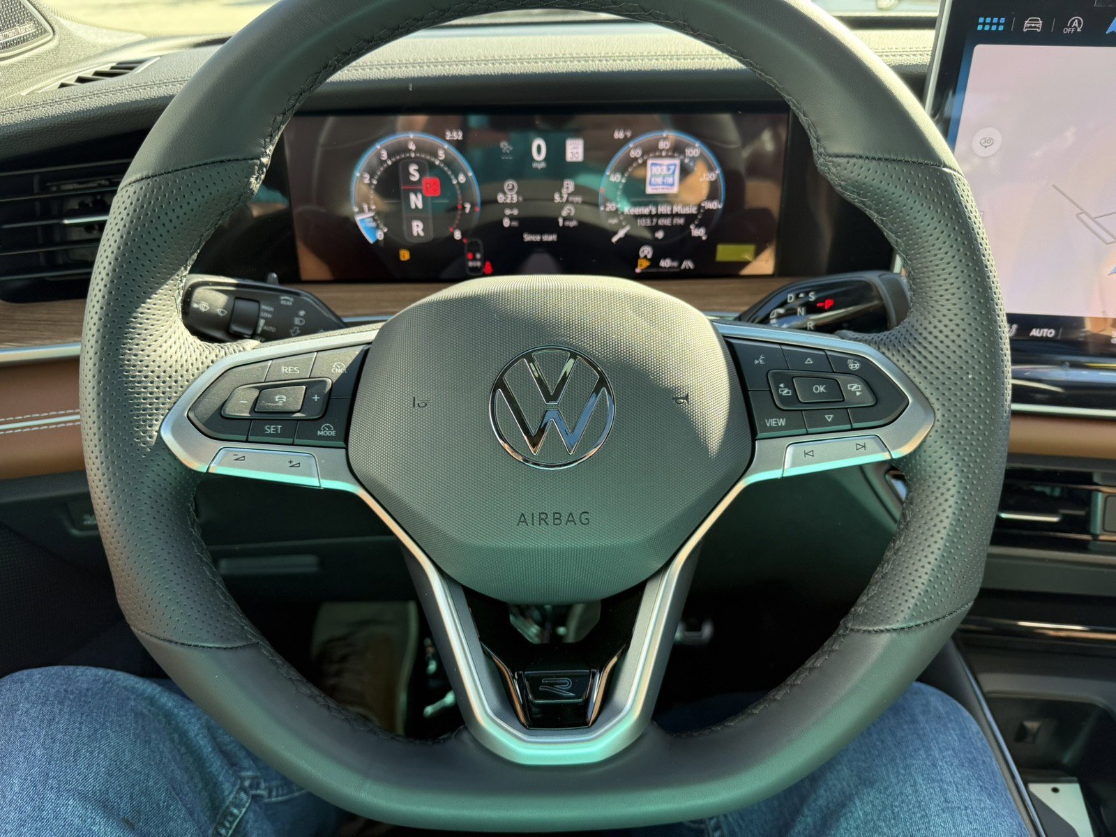 New 2026 Volkswagen Tiguan SEL R-Line image 14