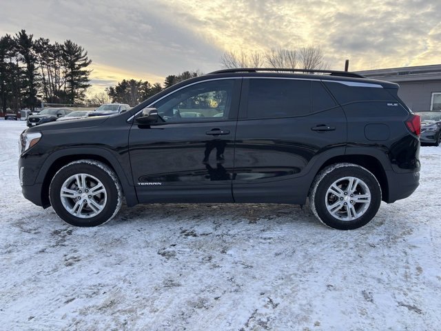 Used 2021 GMC Terrain SLE w/ Driver Convenience Package image 4