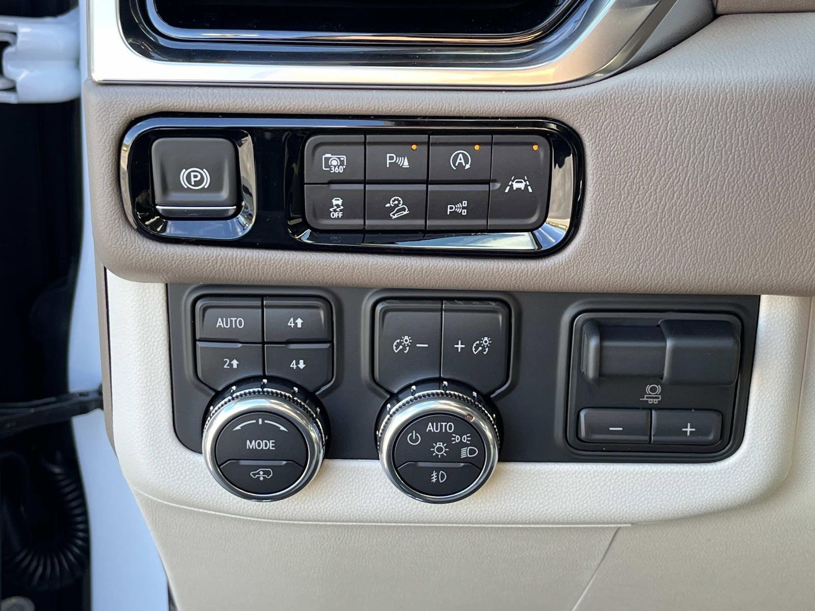 New 2026 GMC Yukon Denali w/ Denali Reserve Package image 27