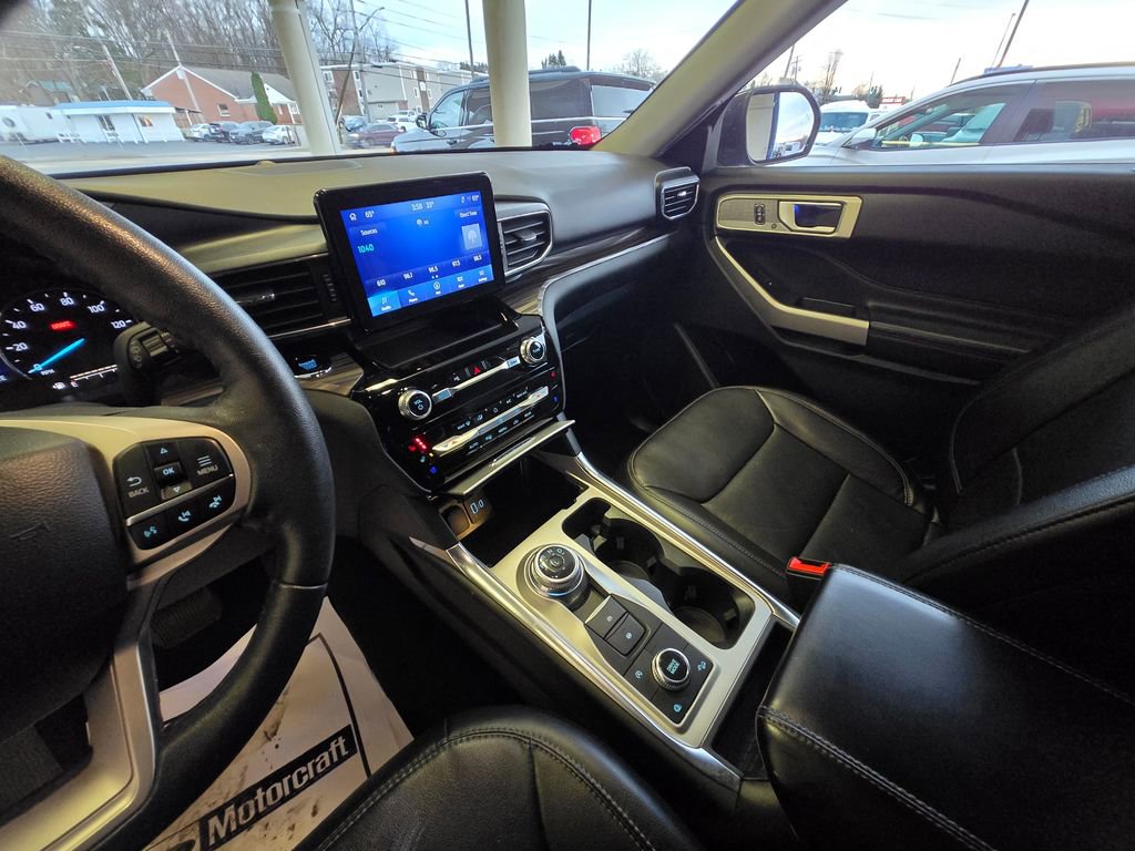 Used 2023 Ford Explorer Limited w/ Equipment Group 301A image 20