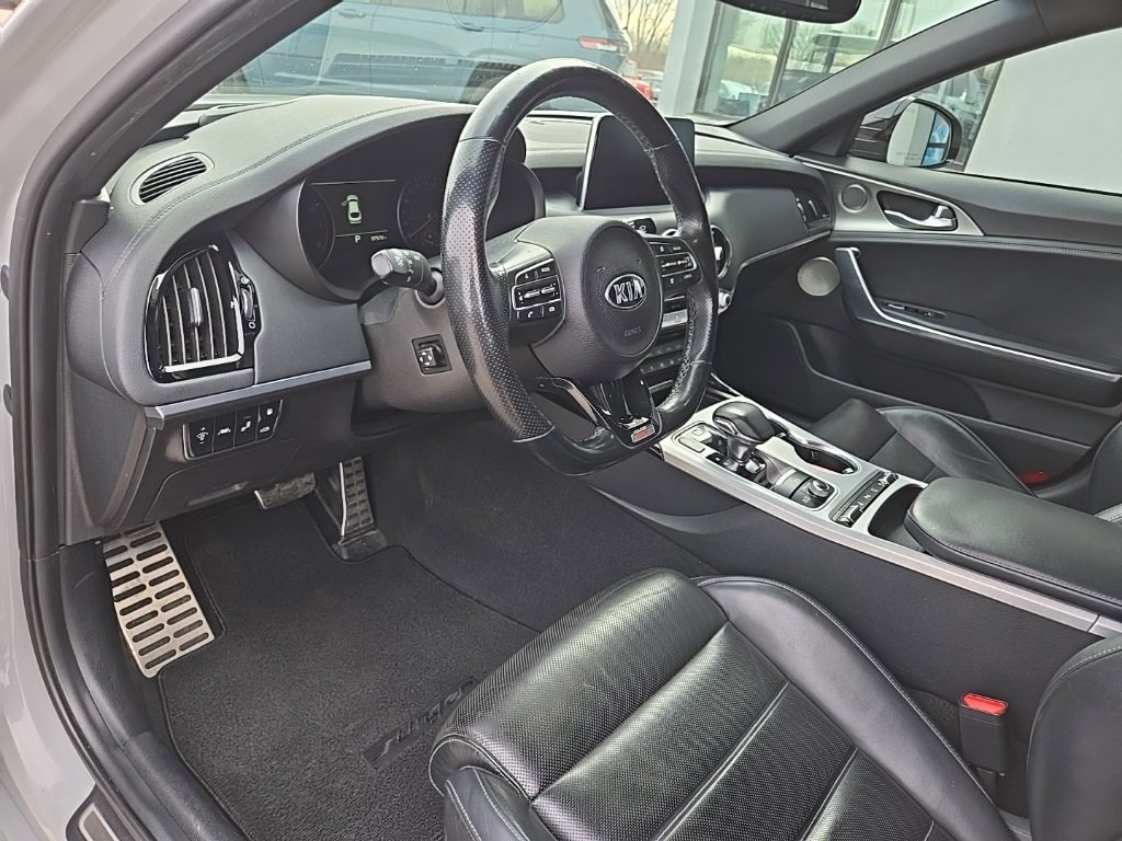 Used 2020 Kia Stinger GT2 image 34