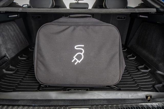 Used 2025 Lamborghini Urus SE AWD/4WD image 27