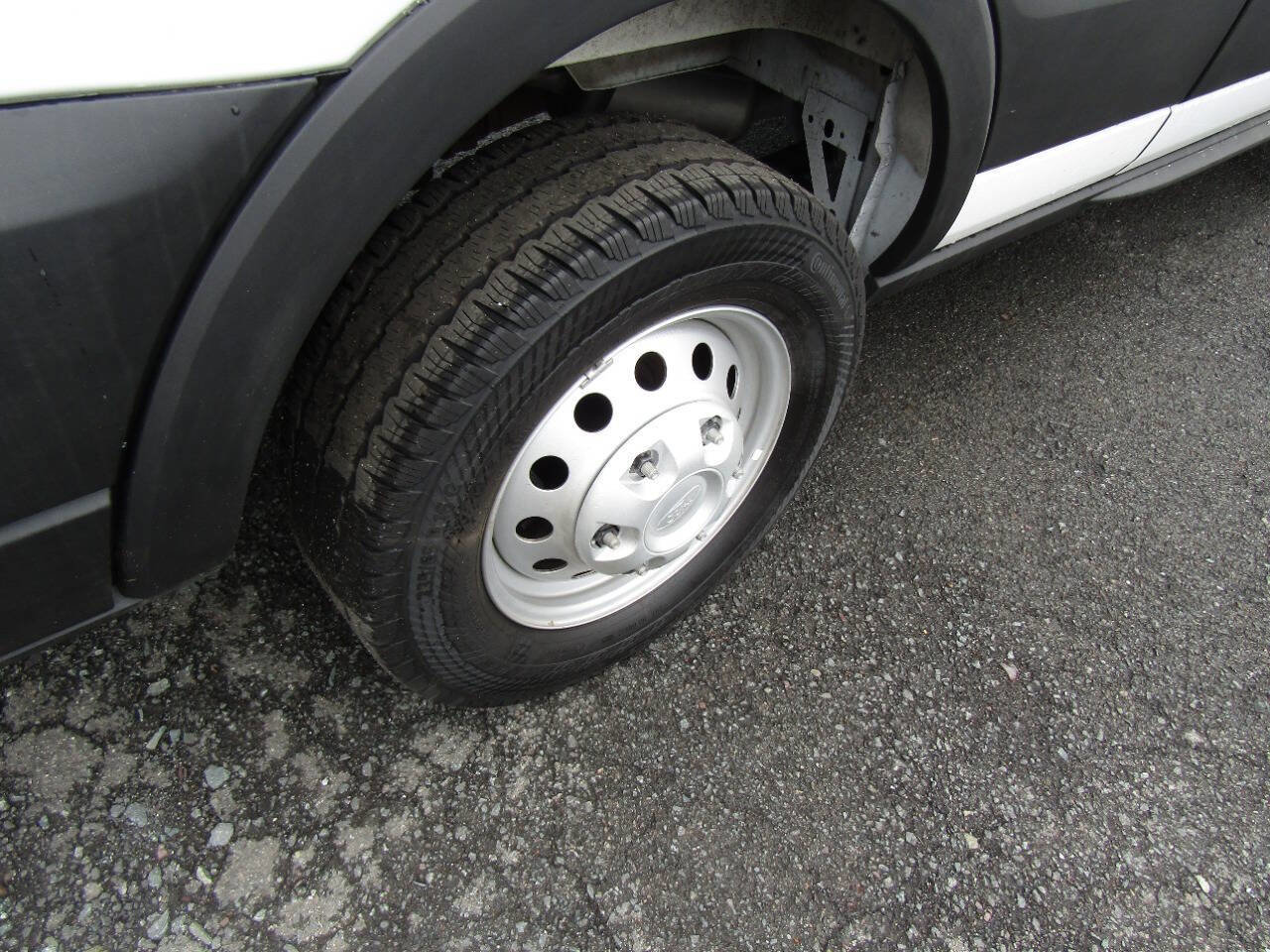 Used 2025 Ford Transit 250 250 AWD 3dr LWB Medium Roof Ca image 33