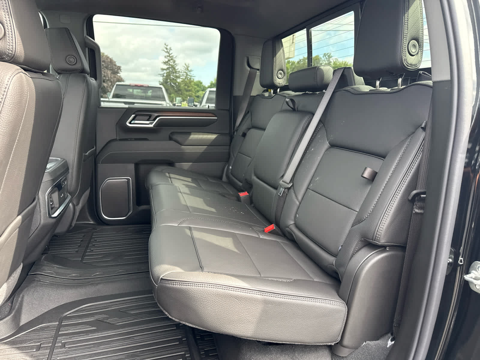 New 2026 GMC Sierra 3500 Denali w/ Technology Package AWD/4WD image 25