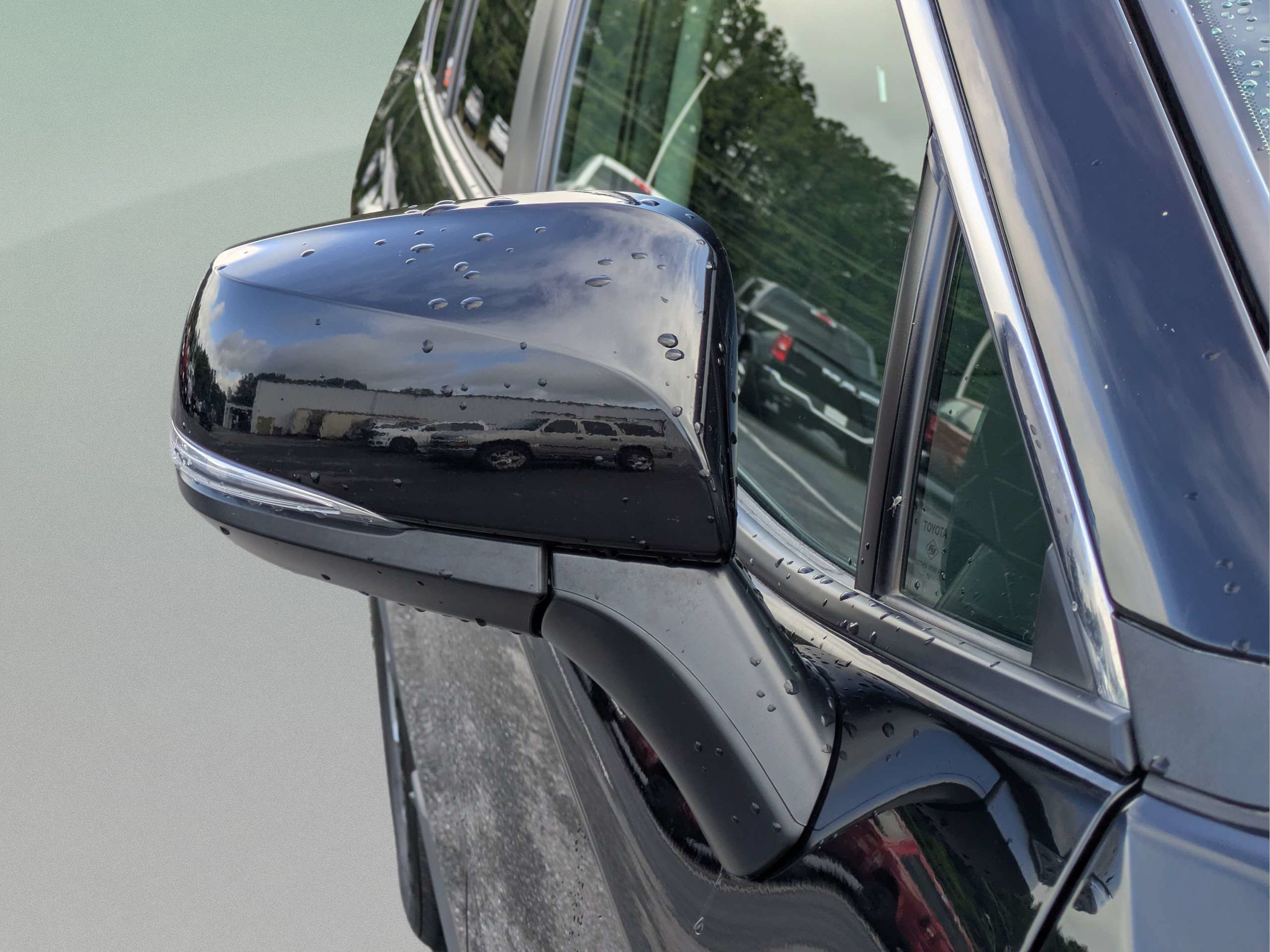 Used 2024 Toyota RAV4 XLE FWD image 28