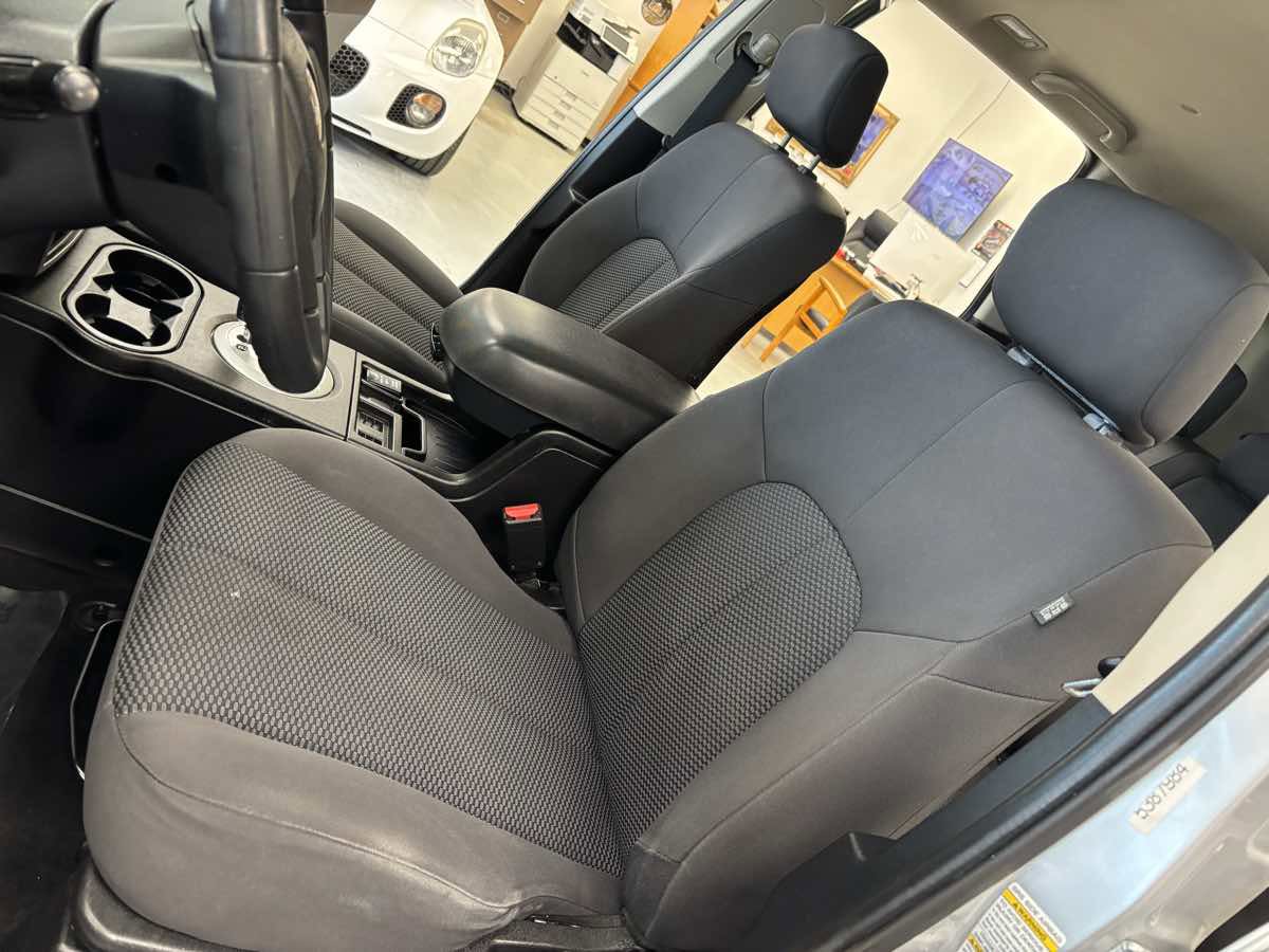 Used 2007 Mitsubishi Endeavor LS image 18