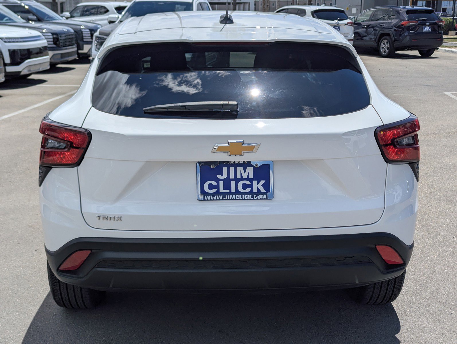 Used 2024 Chevrolet Trax LS w/ LS Convenience Package FWD image 3