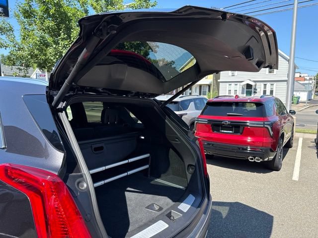 Used 2017 Cadillac XT5 Platinum w/ Driver Assist Package AWD/4WD image 9