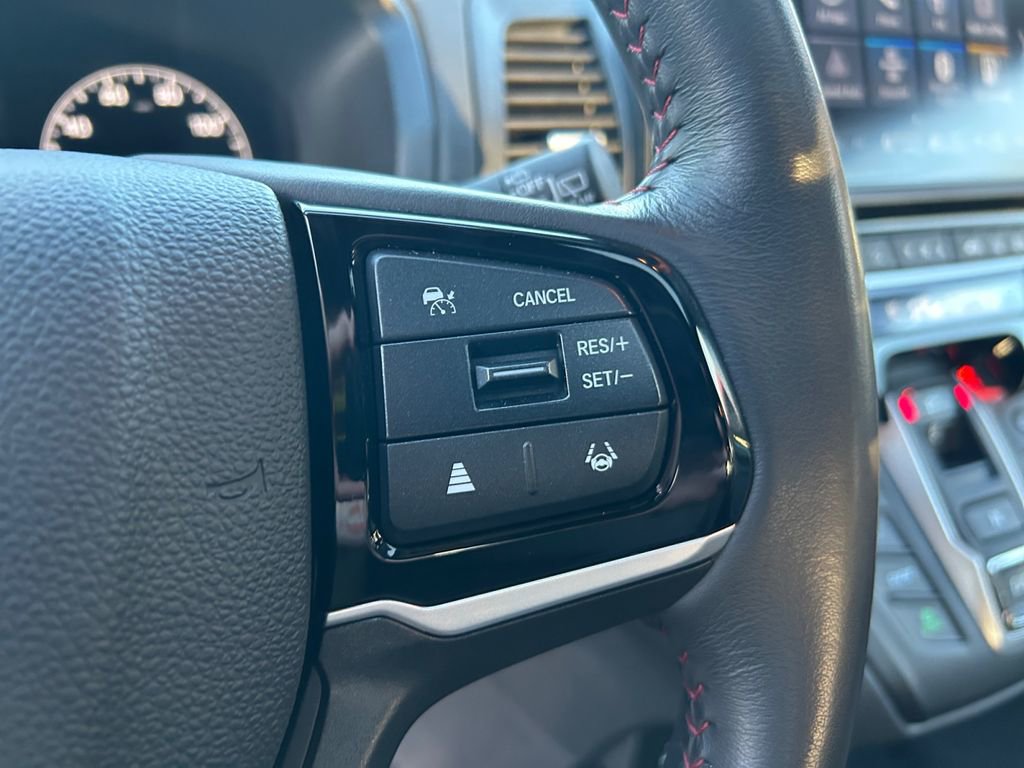 Used 2025 Honda Odyssey Sport-L image 16