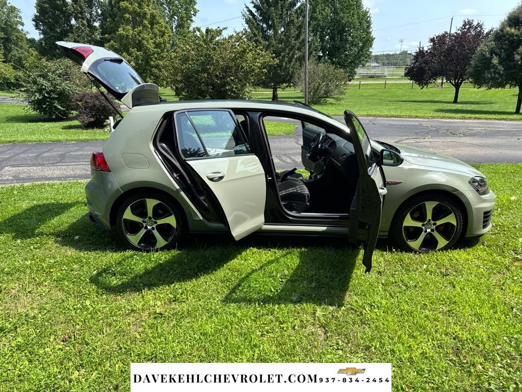 Used 2017 Volkswagen Golf 4-Door FWD image 34