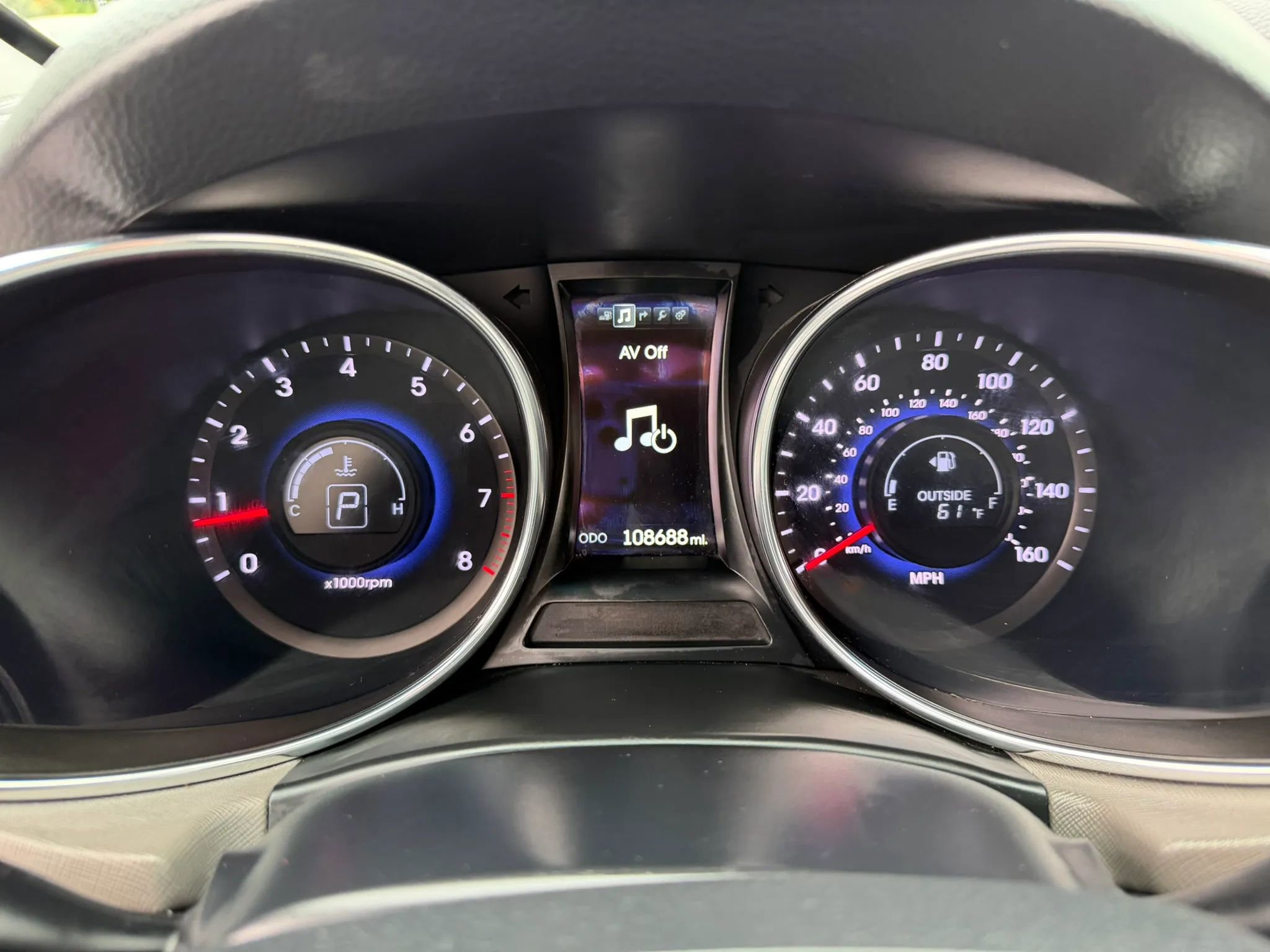 Used 2015 Hyundai Santa Fe Sport 2.0T w/ Option Group 05 FWD image 12