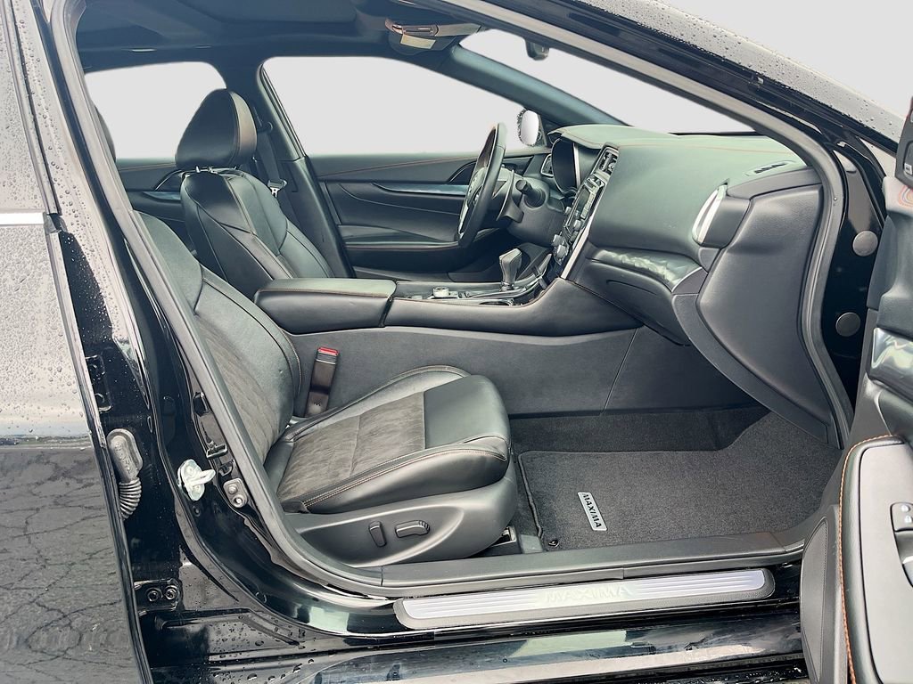 Used 2023 Nissan Maxima SR w/ Sport Mat Group image 27