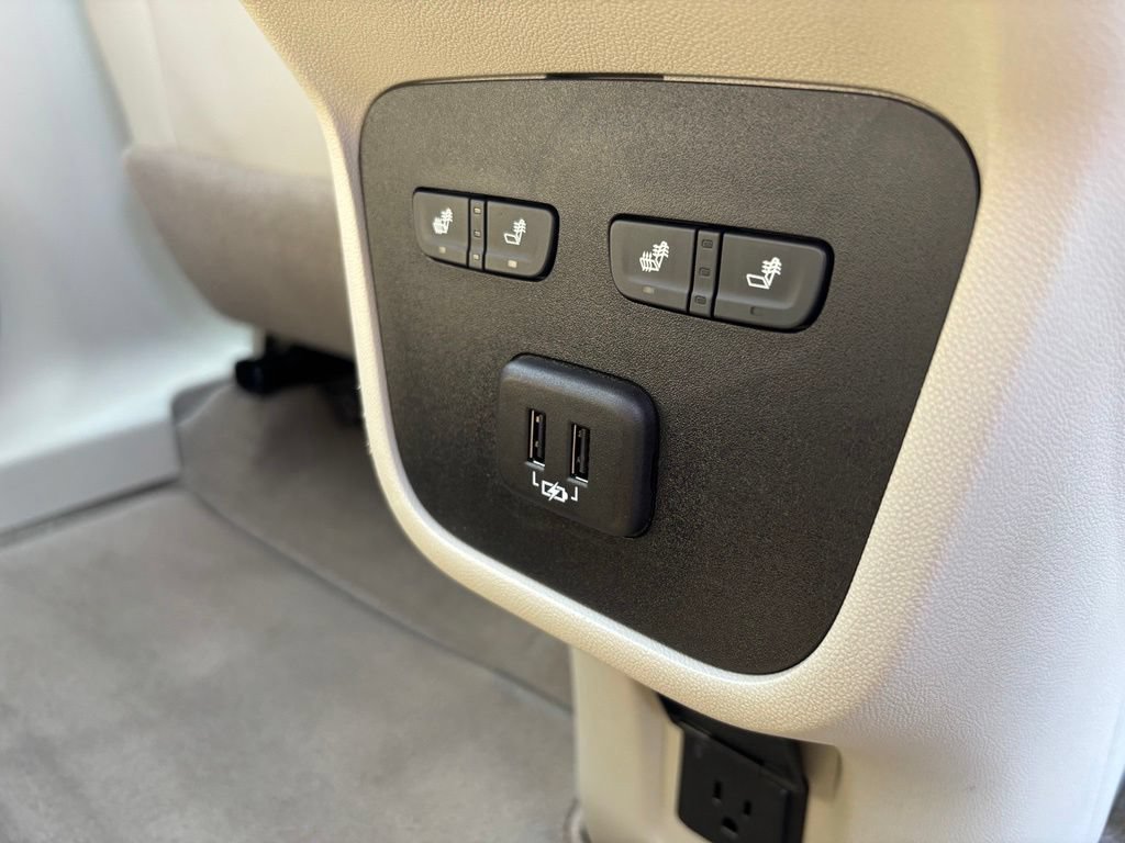Used 2022 GMC Terrain Denali w/ Denali Premium Package AWD/4WD image 21
