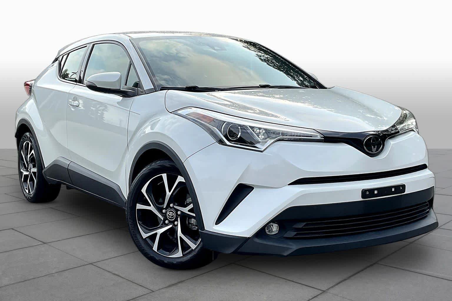 Used 2019 Toyota C-HR Limited FWD image 3