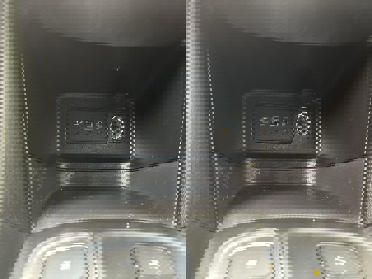 Used 2022 Chevrolet Equinox LT w/ Driver Convenience Package image 22