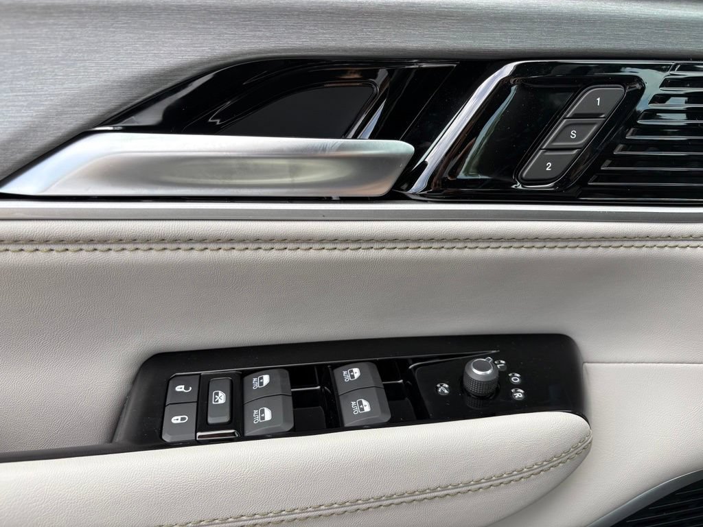 New 2026 Jeep Grand Wagoneer 2WD w/ Premium Group I image 21