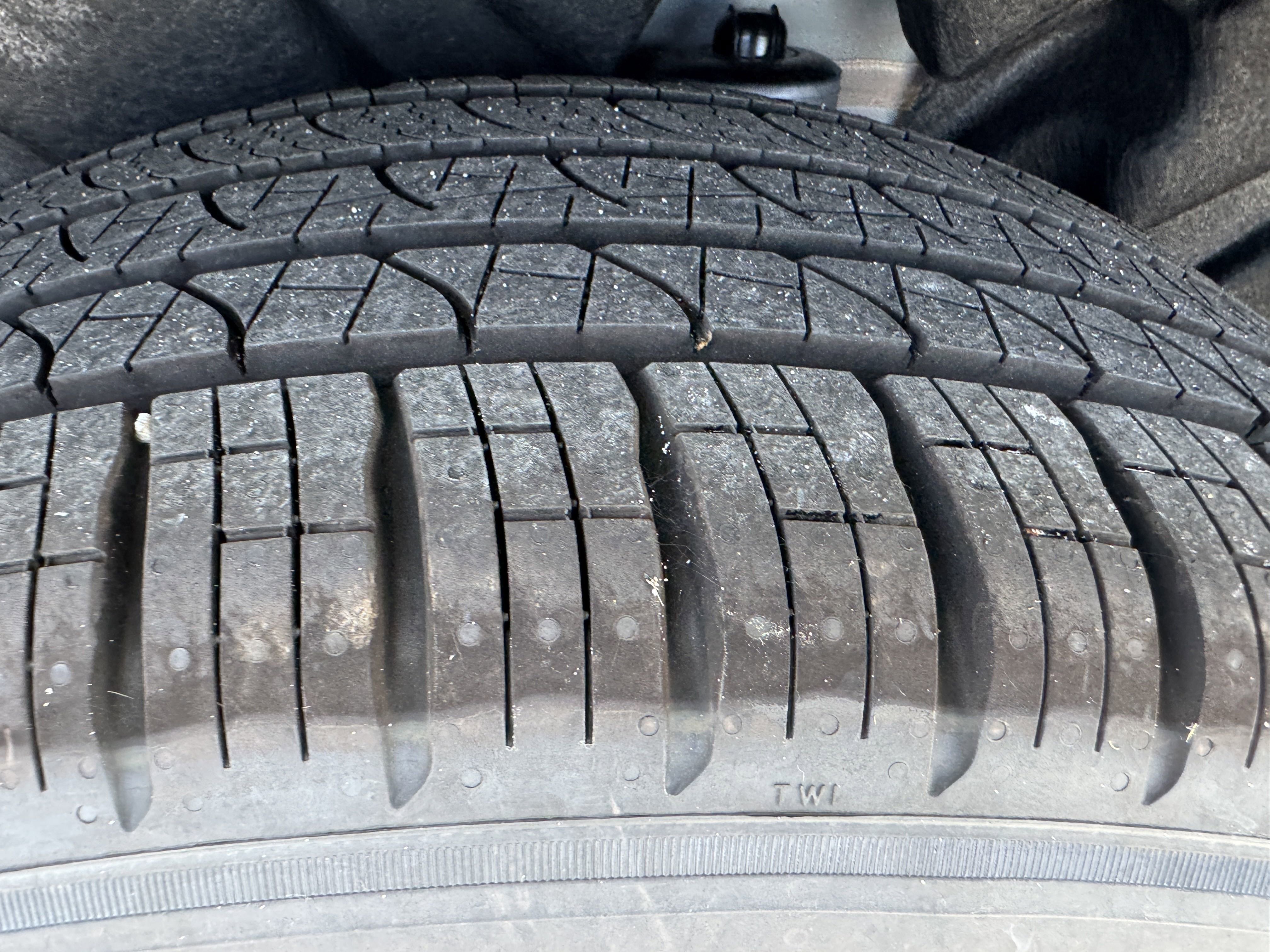 New 2026 Volvo XC60 B5 Core w/ Protection Package image 33