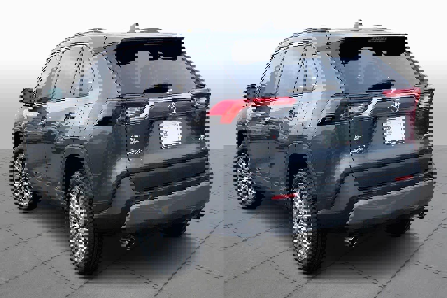 Used 2019 Toyota RAV4 Limited image 12