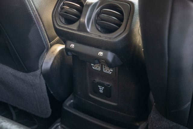 Used 2021 Jeep Wrangler Unlimited Sahara w/ Cold Weather Group AWD/4WD image 33