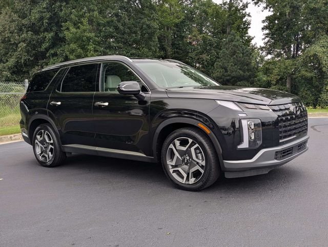 Used 2025 Hyundai Palisade Limited FWD image 2
