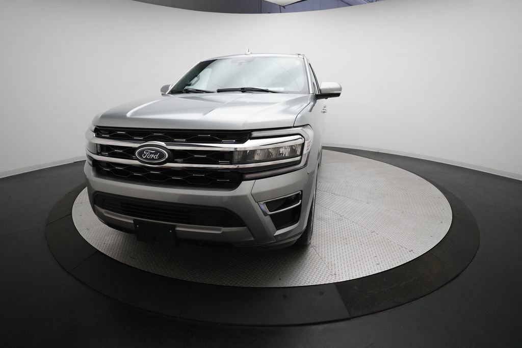 Used 2024 Ford Expedition Limited image 12