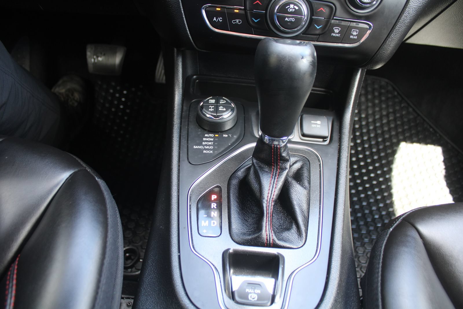 Used 2021 Jeep Cherokee Trailhawk w/ Sun, Sound & Nav Group AWD/4WD image 34