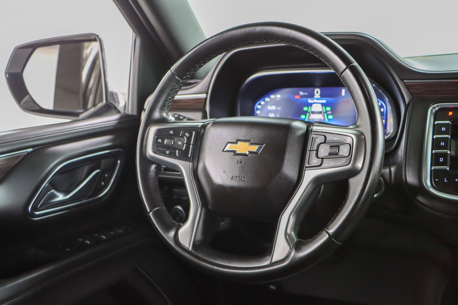 Used 2023 Chevrolet Suburban LT image 13