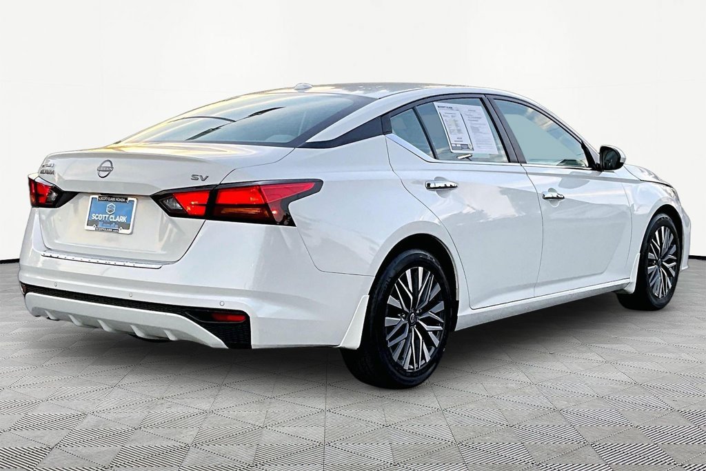 Used 2023 Nissan Altima 2.5 SV FWD image 6